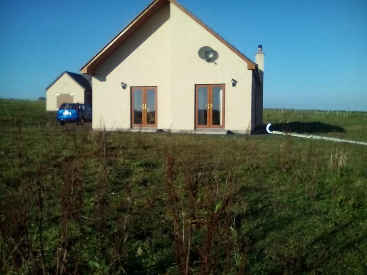 Bed and Breakfast April House Barrock Экстерьер фото