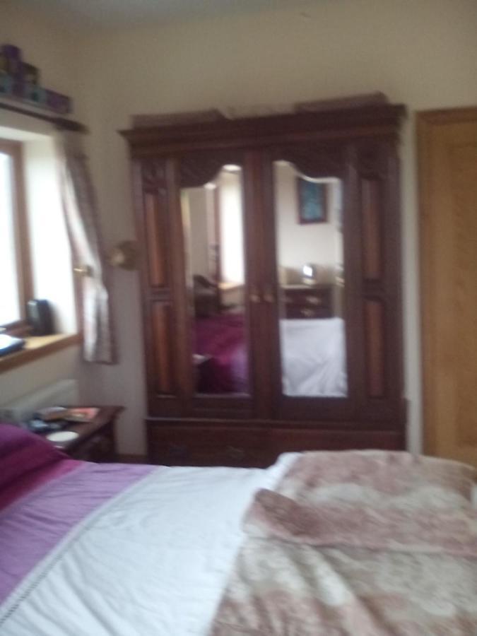 Bed and Breakfast April House Barrock Экстерьер фото