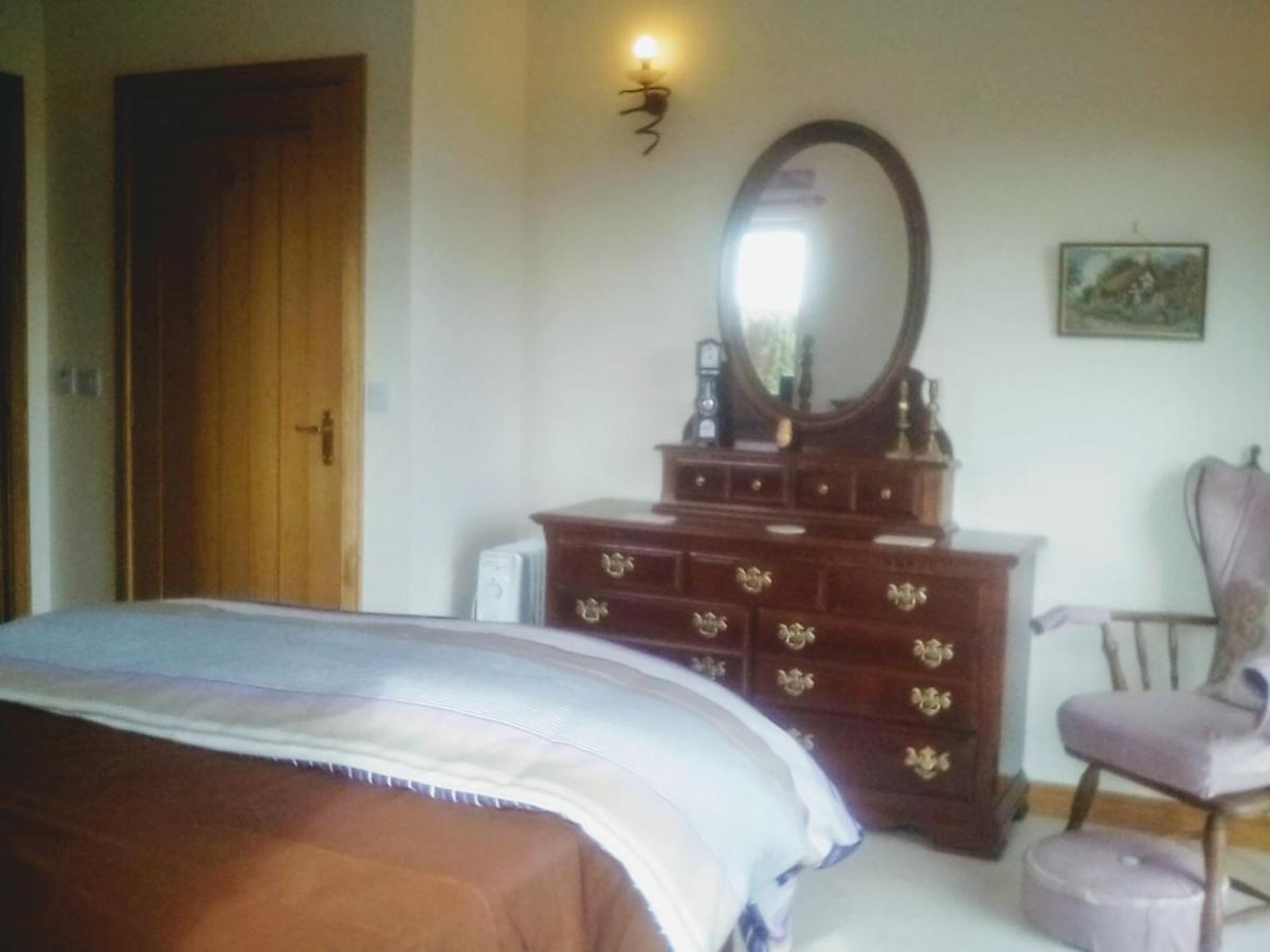 Bed and Breakfast April House Barrock Экстерьер фото