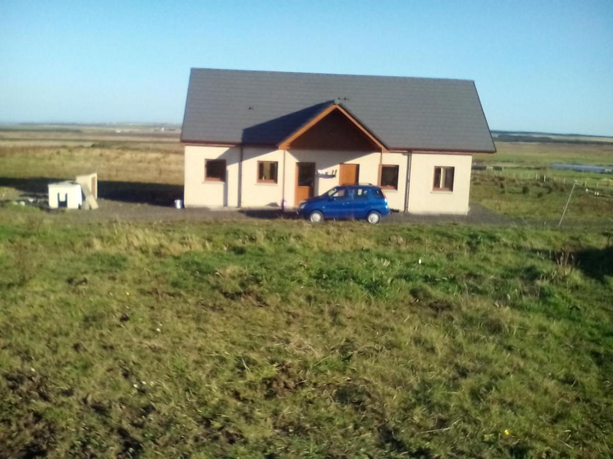 Bed and Breakfast April House Barrock Экстерьер фото